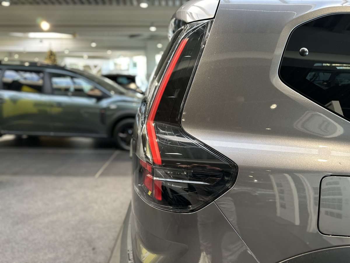 Fahrzeugbild eines Dacia Jogger