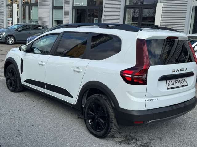 Fahrzeugbild eines Dacia Jogger