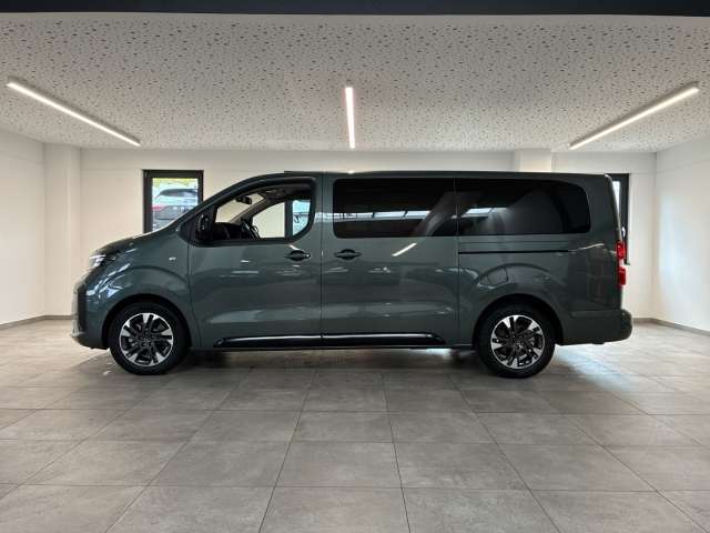 Fahrzeugbild eines Opel Zafira Life