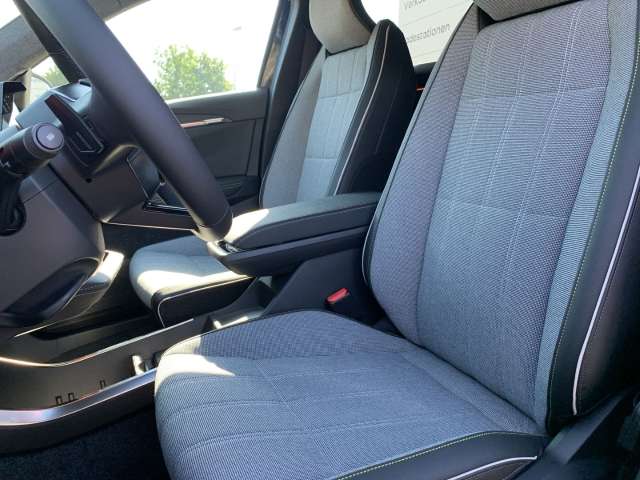 Fahrzeugbild eines Renault Scenic E-TECH