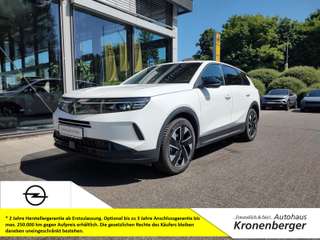 Schräge Frontansicht auf einen Opel Grandland X , freigestellt