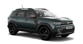 Schräge Frontansicht auf einen Dacia Duster , freigestellt
