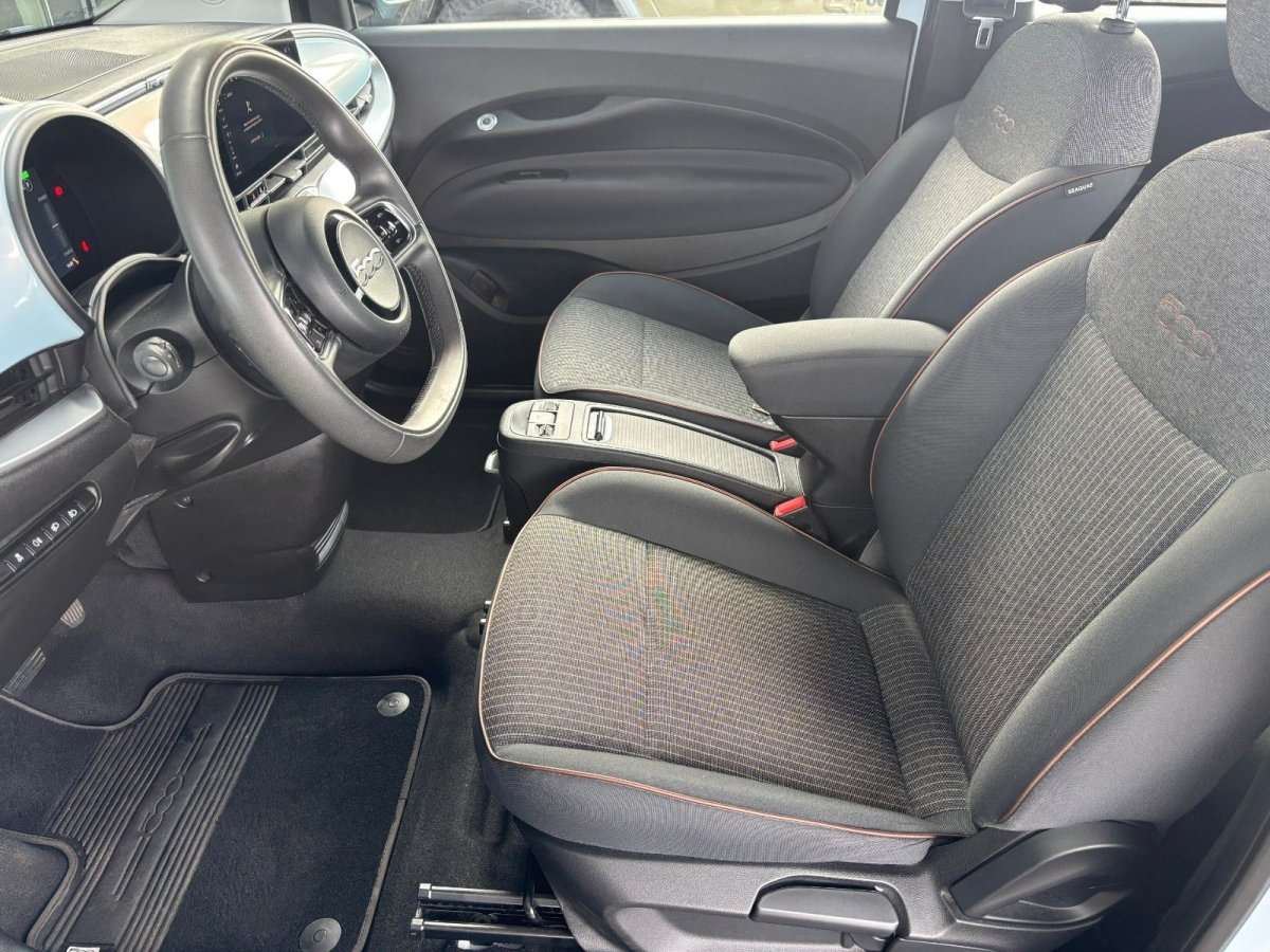 Fahrzeugbild eines Fiat 500