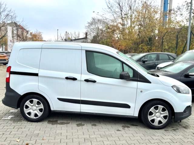 Fahrzeugbild eines Ford Transit Courier