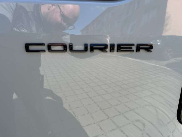 Fahrzeugbild eines Ford Transit Courier