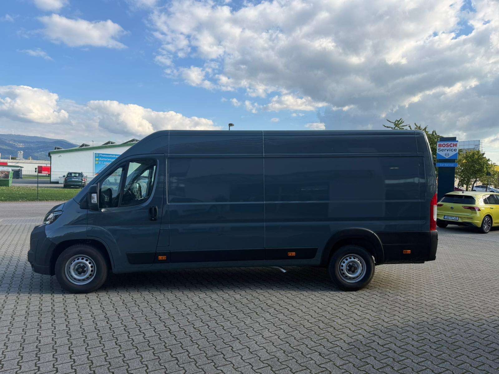 Fahrzeugbild eines Opel Movano