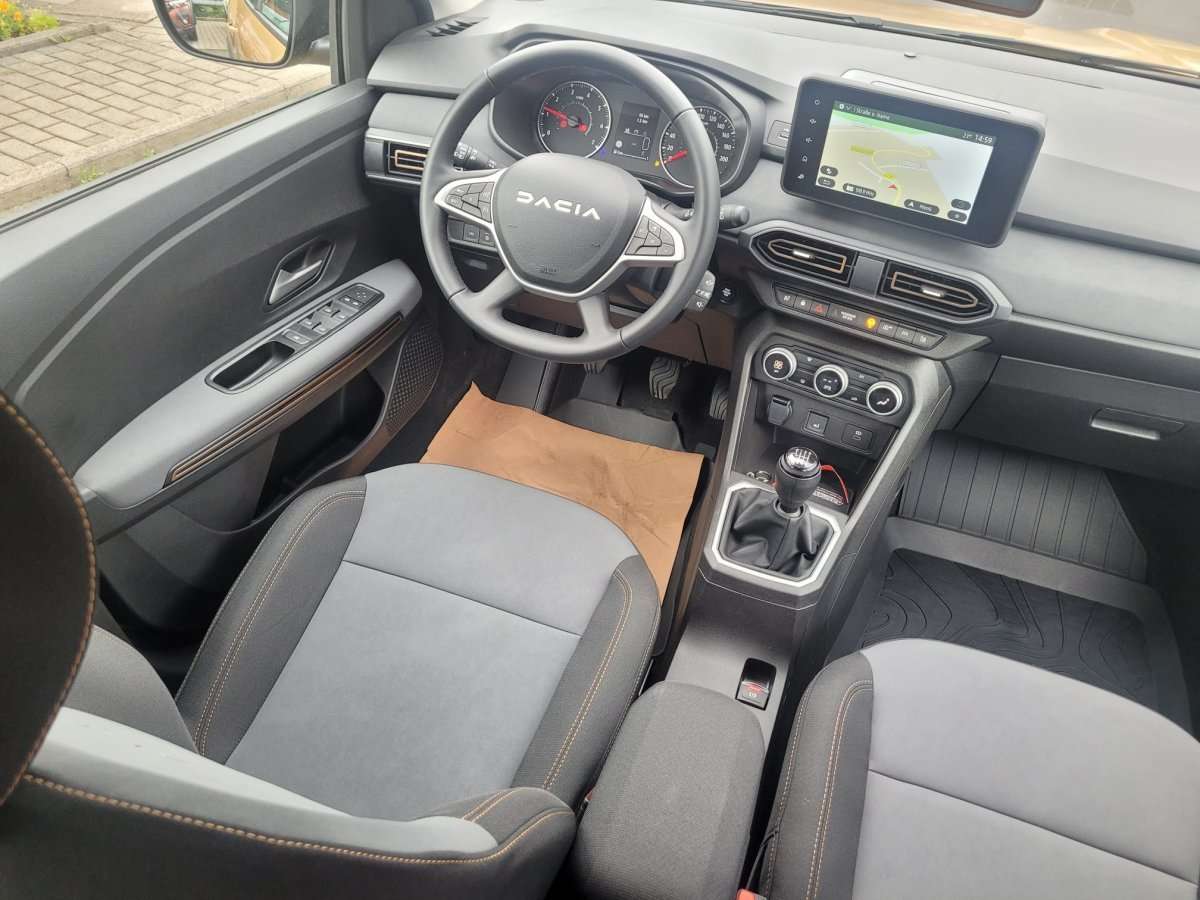 Fahrzeugbild eines Dacia Sandero