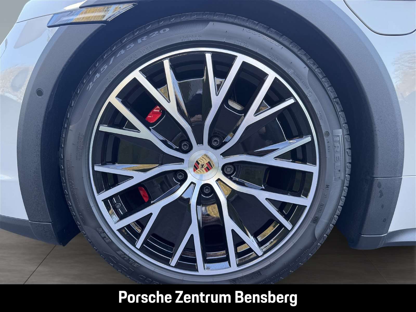 Fahrzeugbild eines Porsche Taycan