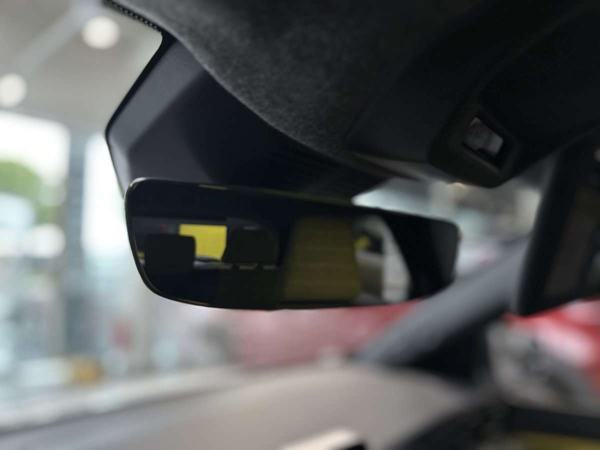 Fahrzeugbild eines Renault 5 E-TECH