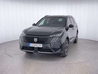 Schräge Frontansicht auf einen Peugeot 5008 , freigestellt