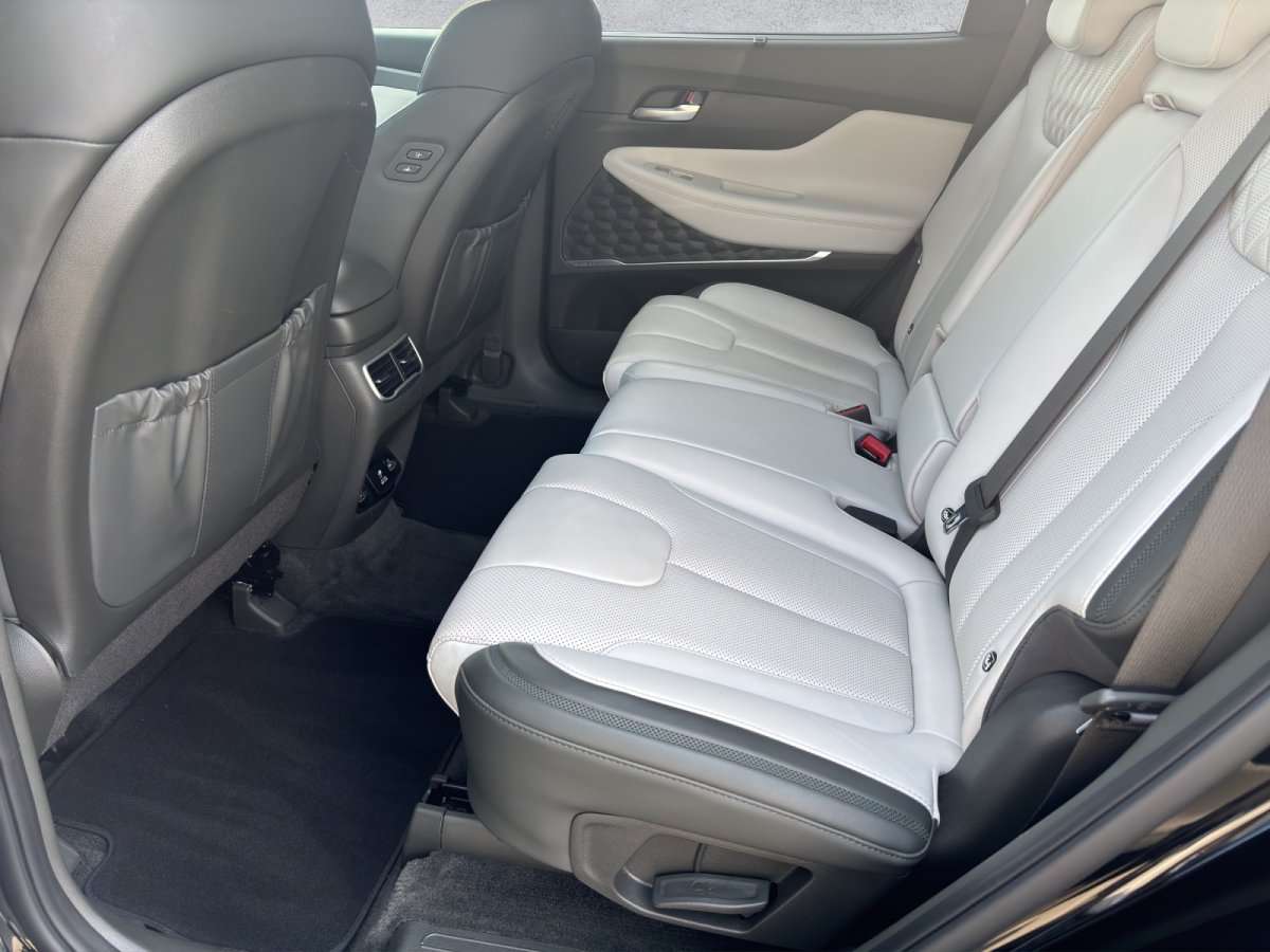 Fahrzeugbild eines Hyundai Santa Fe