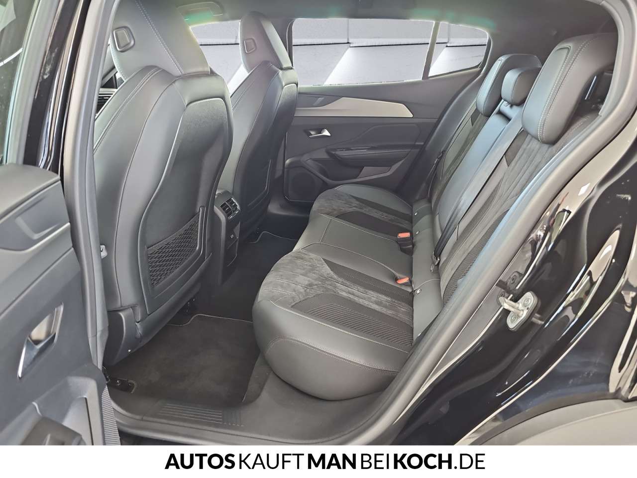 Fahrzeugbild eines Peugeot 408