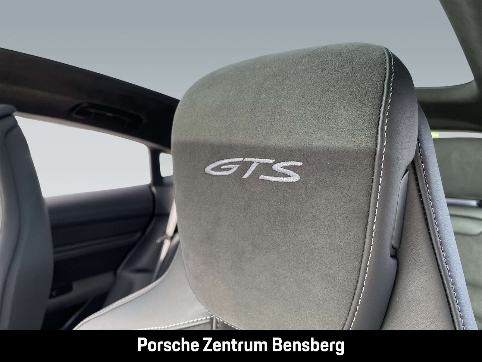 Fahrzeugbild eines Porsche Taycan