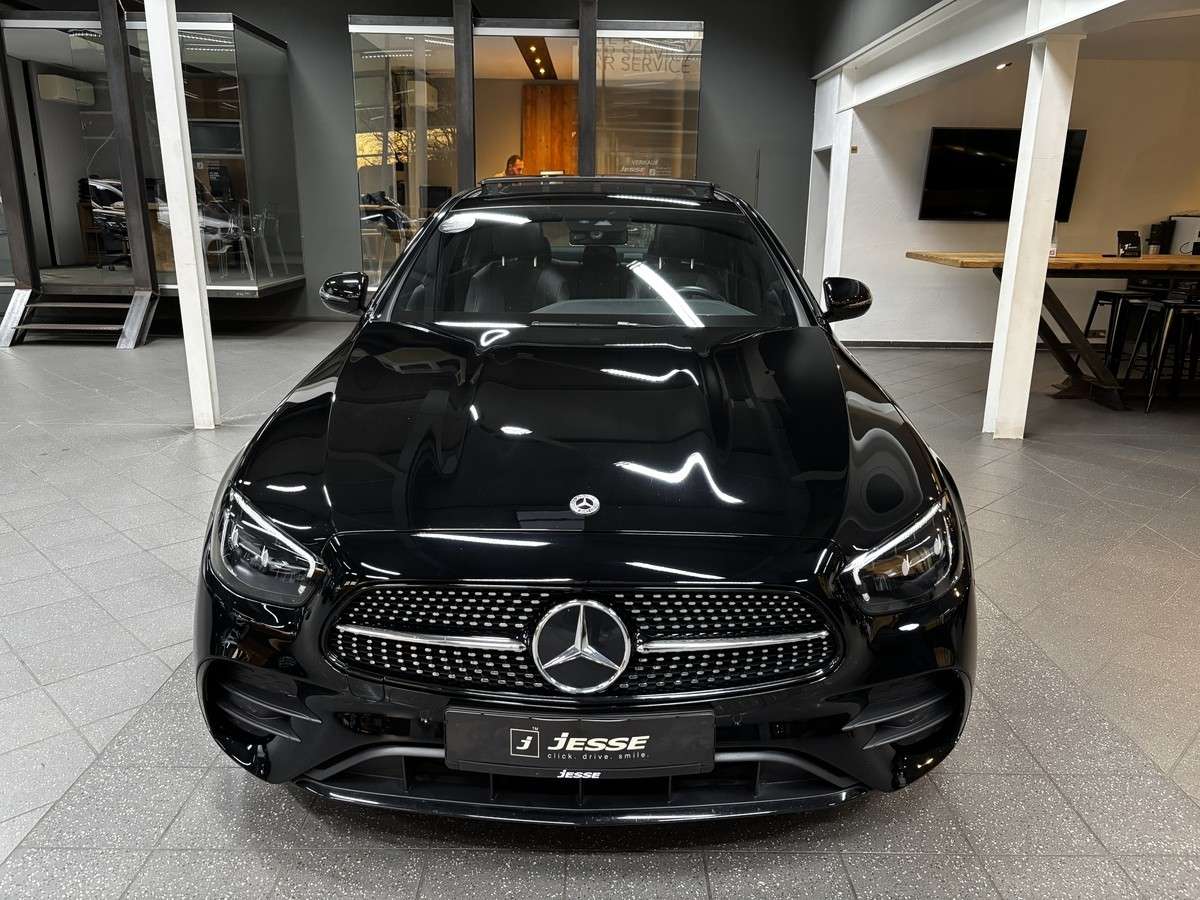 Fahrzeugbild eines Mercedes-Benz E-Klasse