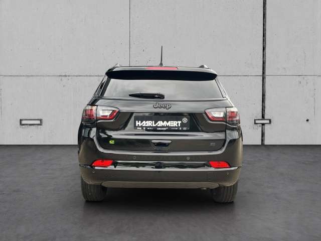 Fahrzeugbild eines Jeep Compass