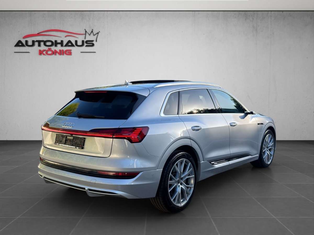Fahrzeugbild eines Audi e-tron