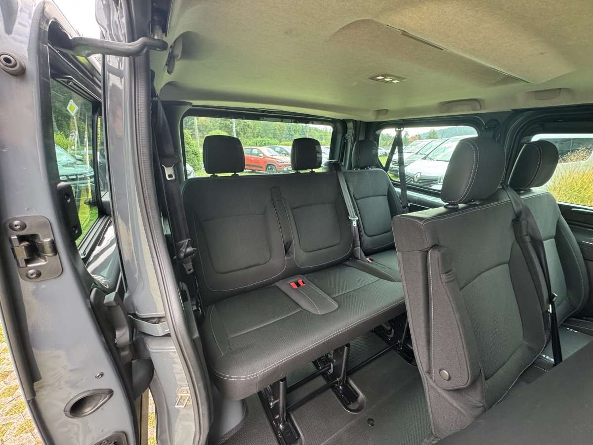 Fahrzeugbild eines Nissan Primastar