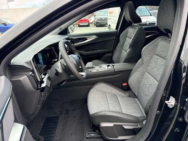 Fahrzeugbild eines Renault Rafale