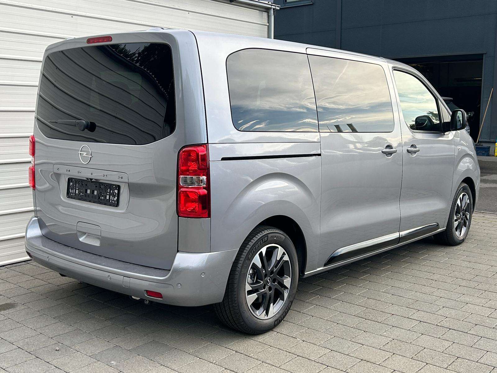 Fahrzeugbild eines Opel Zafira