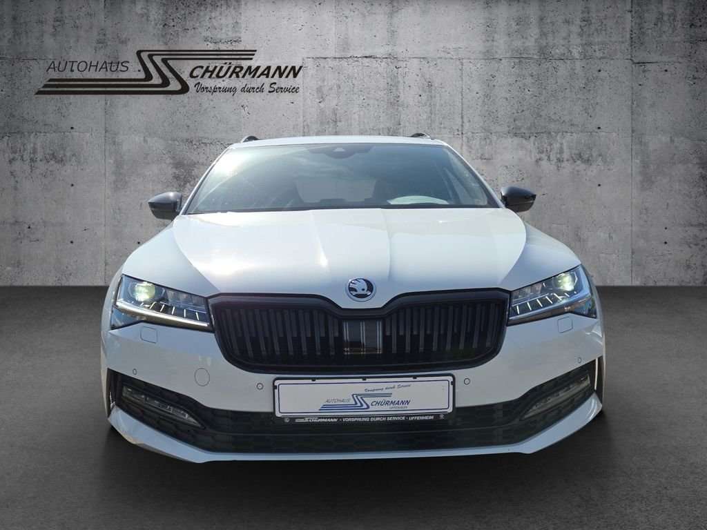 Fahrzeugbild eines Skoda Superb