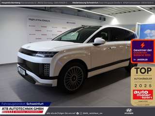 Schräge Frontansicht auf einen Hyundai IONIQ 9 , freigestellt