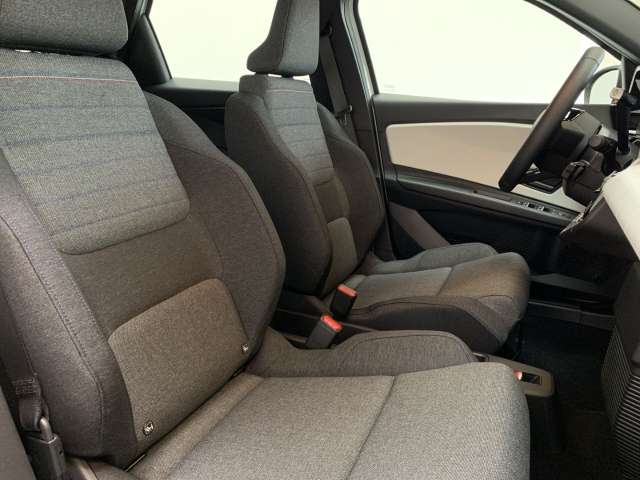 Fahrzeugbild eines Renault 5 E-TECH