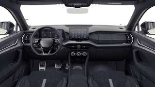 Schräge Frontansicht auf einen Skoda Kodiaq , freigestellt