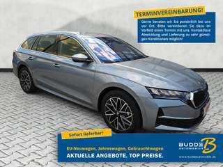 Schräge Frontansicht auf einen Skoda Octavia , freigestellt