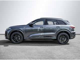 Schräge Frontansicht auf einen Audi Q5 , freigestellt