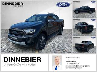 Schräge Frontansicht auf einen Ford Ranger , freigestellt