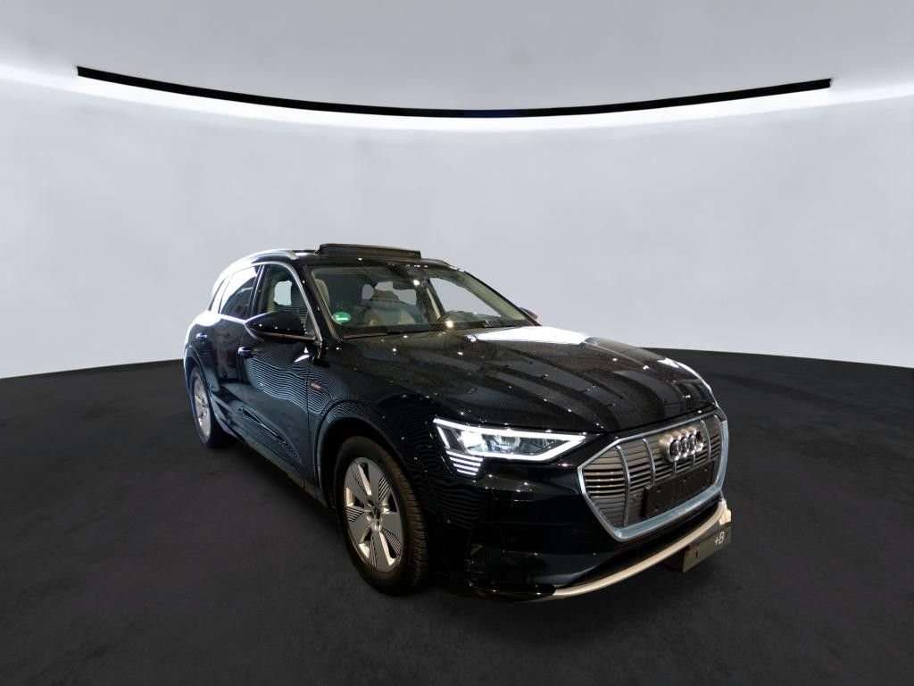 Fahrzeugbild eines Audi e-tron