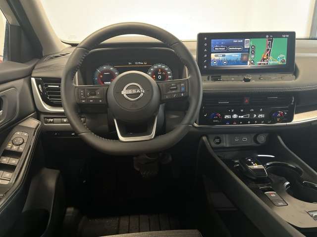 Fahrzeugbild eines Nissan X-TRAIL