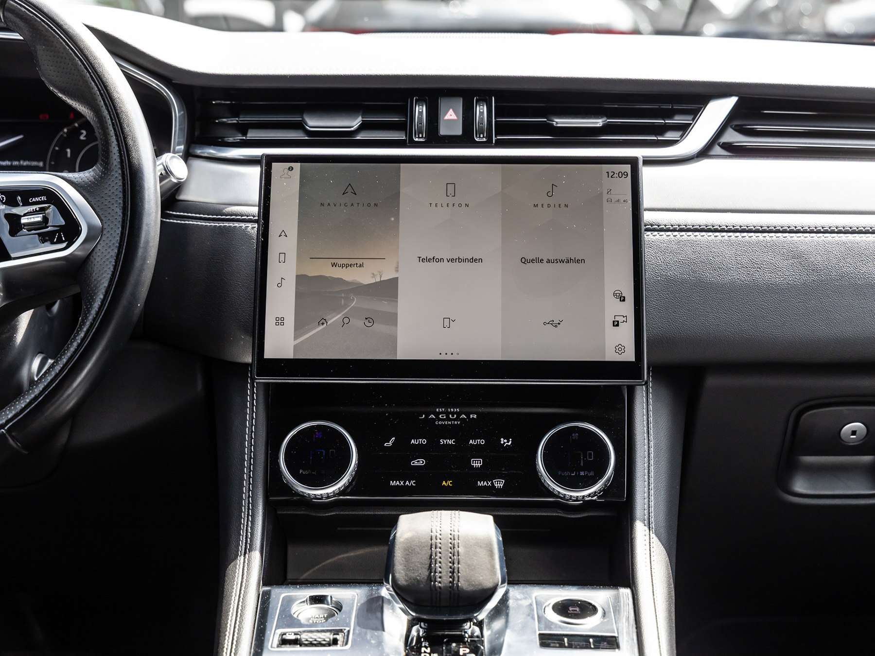 Fahrzeugbild eines Jaguar F-PACE