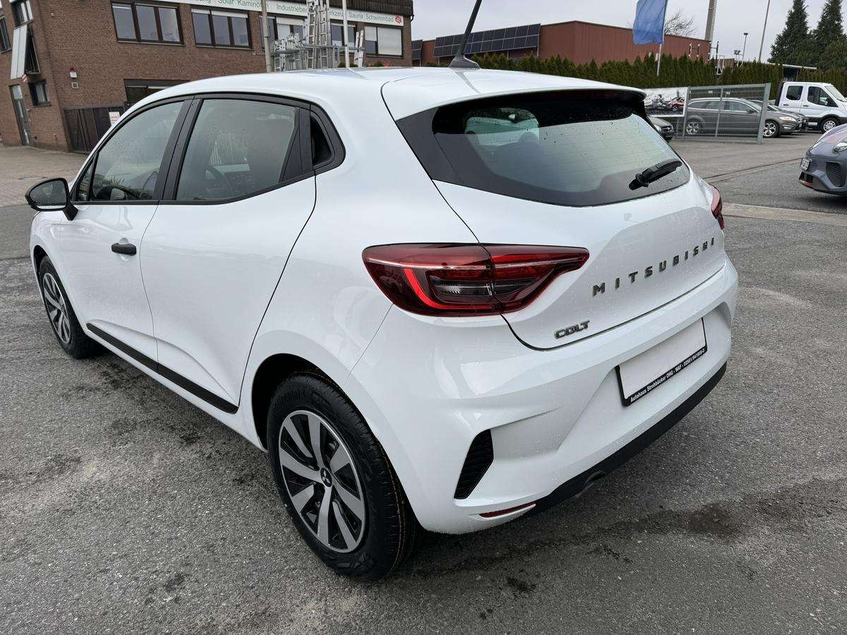 Fahrzeugbild eines Mitsubishi Colt