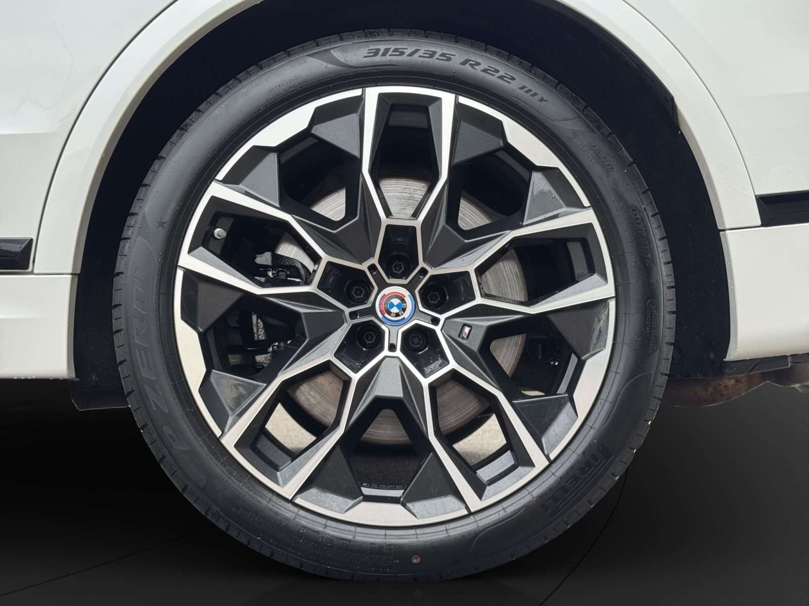 Fahrzeugbild eines BMW X7