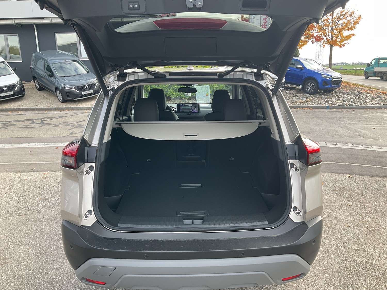 Fahrzeugbild eines Nissan X-TRAIL