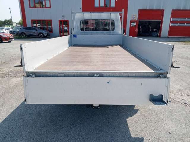 Fahrzeugbild eines Nissan Interstar