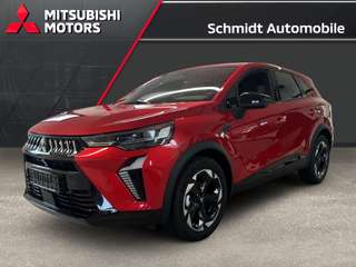 Schräge Frontansicht auf einen Mitsubishi Grandis , freigestellt