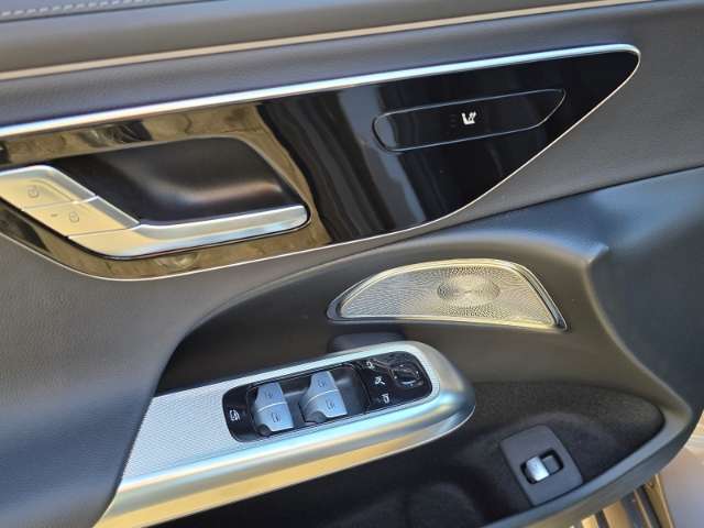 Fahrzeugbild eines Mercedes-Benz E-Klasse