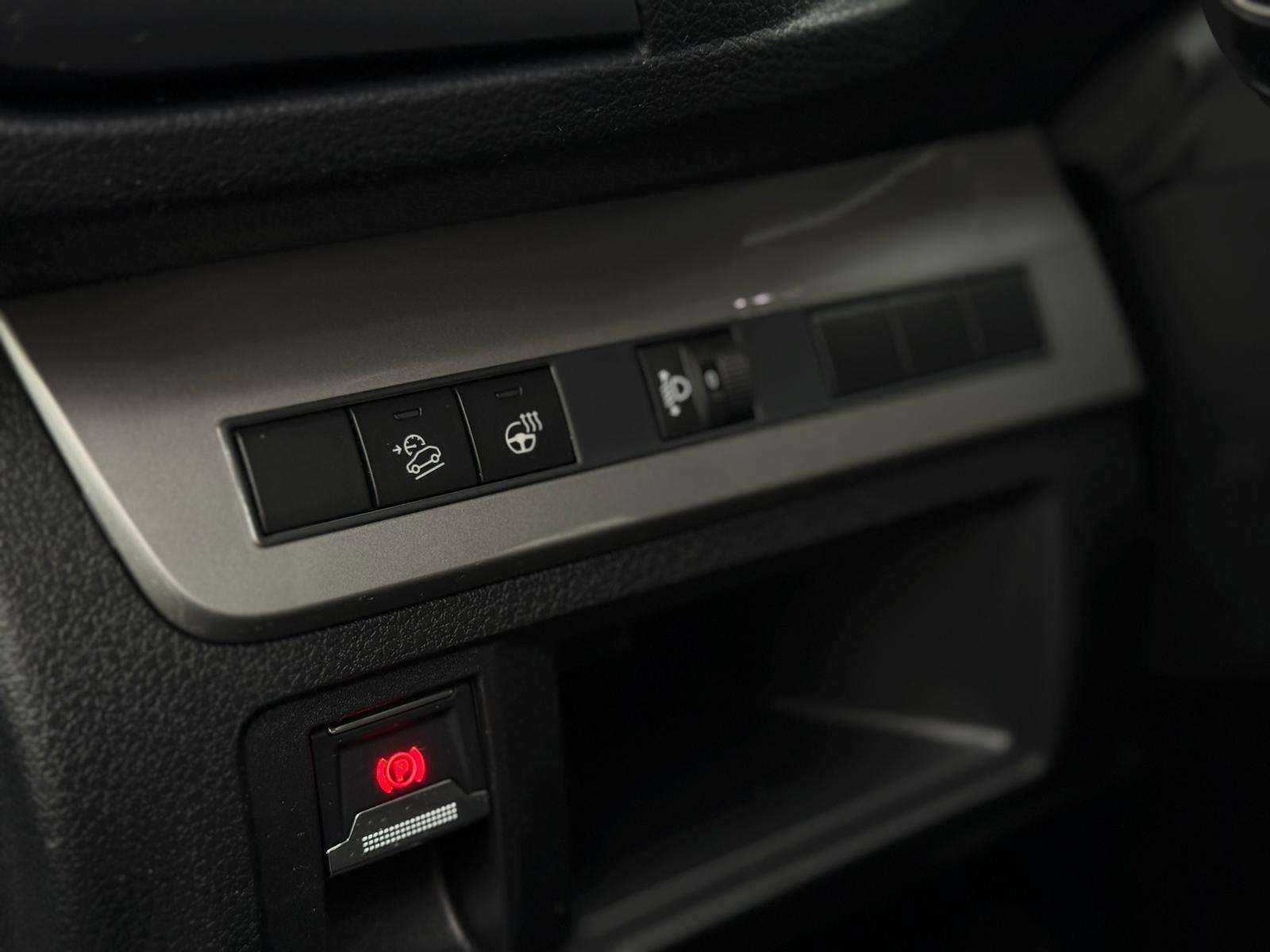 Fahrzeugbild eines Peugeot Traveller