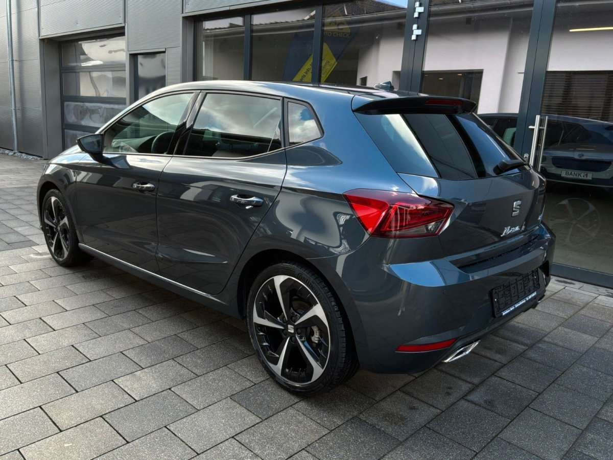 Fahrzeugbild eines SEAT Ibiza