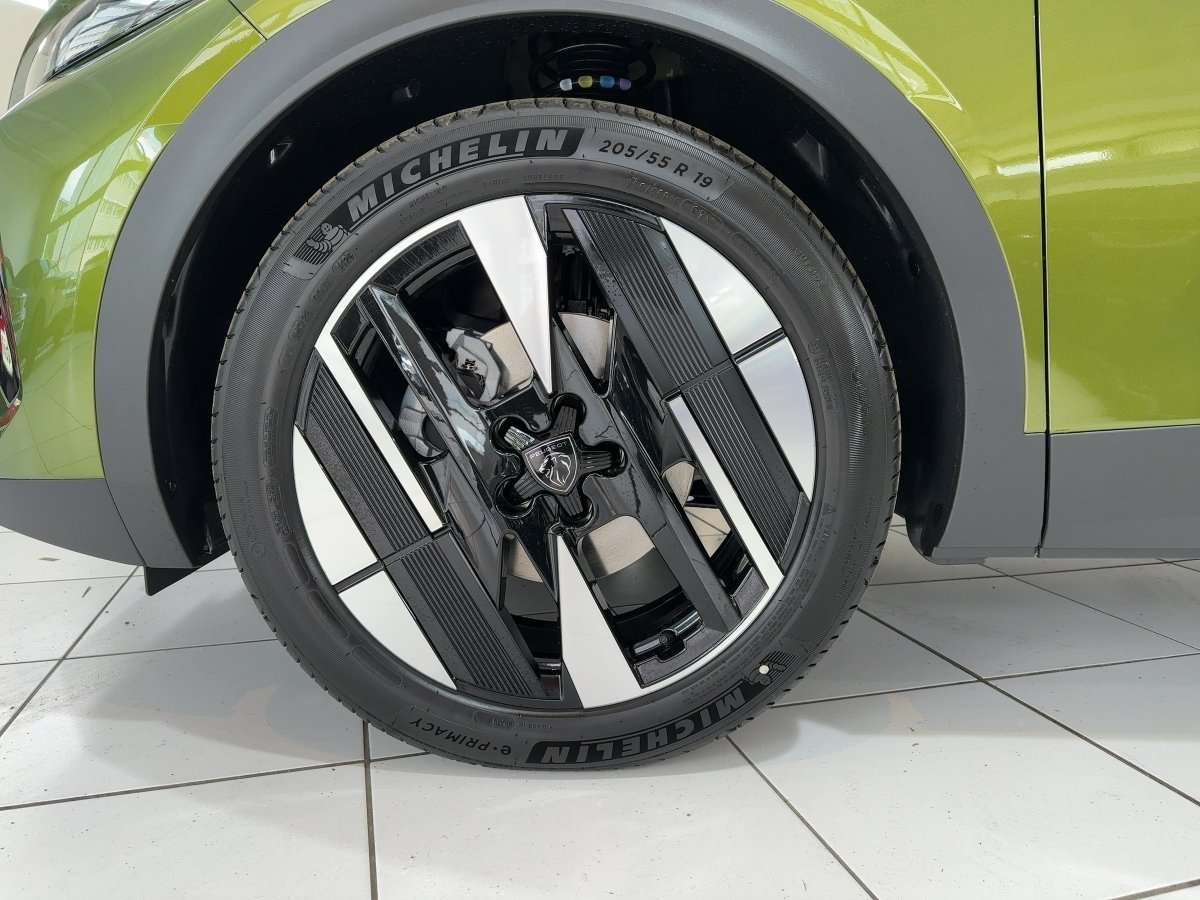 Fahrzeugbild eines Peugeot 408