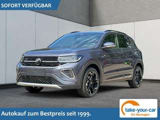 Schräge Frontansicht auf einen Volkswagen T-Cross , freigestellt