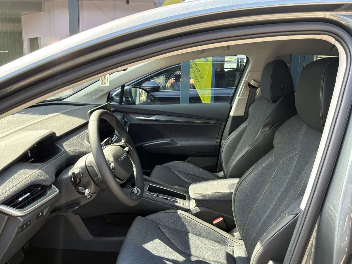 Fahrzeugbild eines Skoda ELROQ