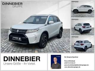 Schräge Frontansicht auf einen Suzuki Vitara , freigestellt