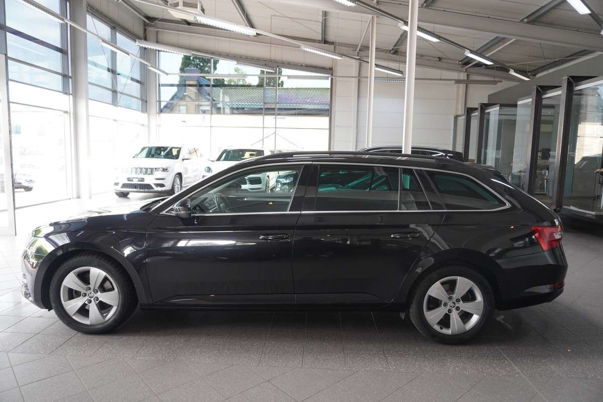 Fahrzeugbild eines Skoda Superb