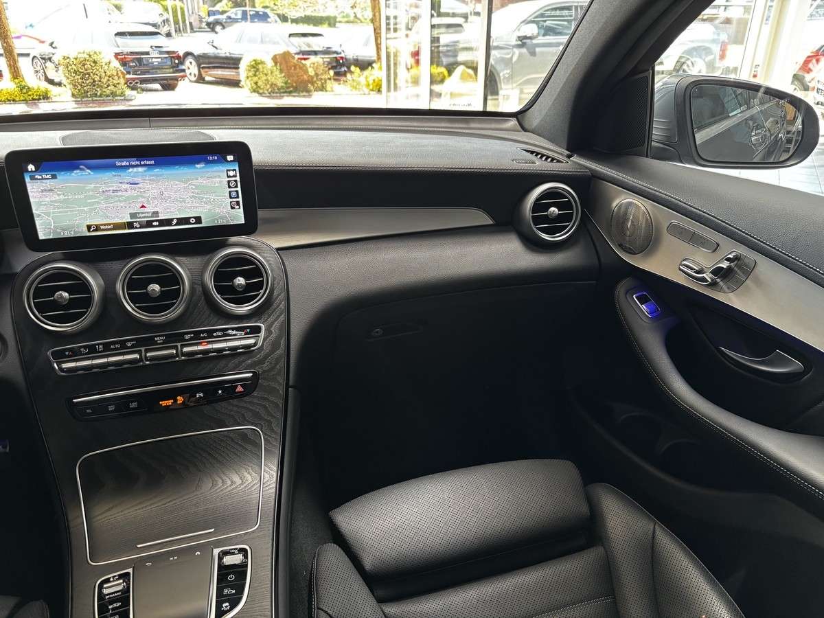 Fahrzeugbild eines Mercedes-Benz GLC
