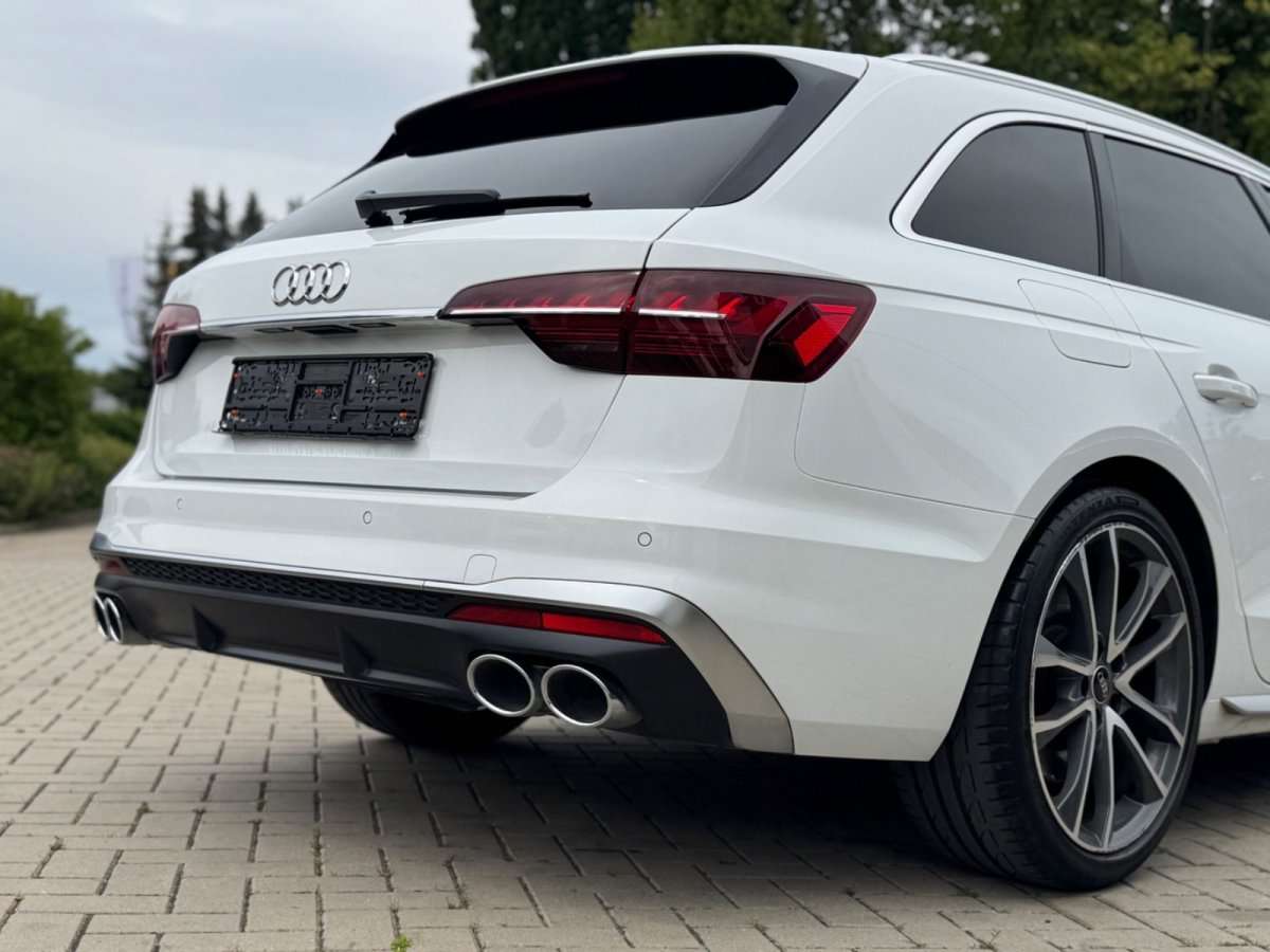 Fahrzeugbild eines Audi S4