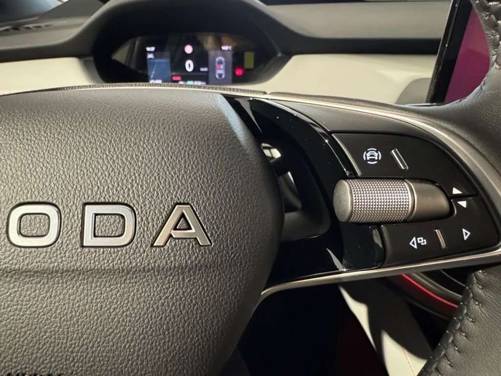 Fahrzeugbild eines Skoda ELROQ