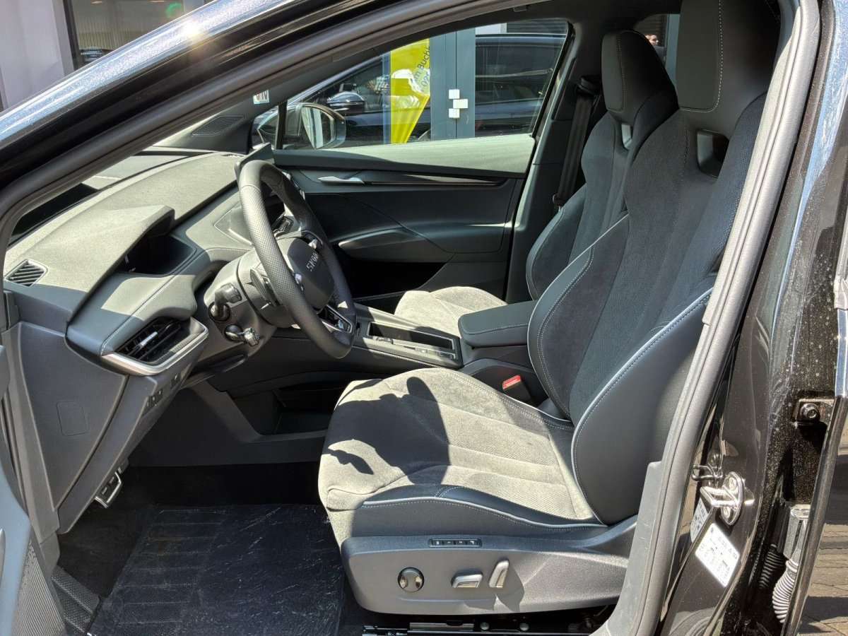Fahrzeugbild eines Skoda ELROQ